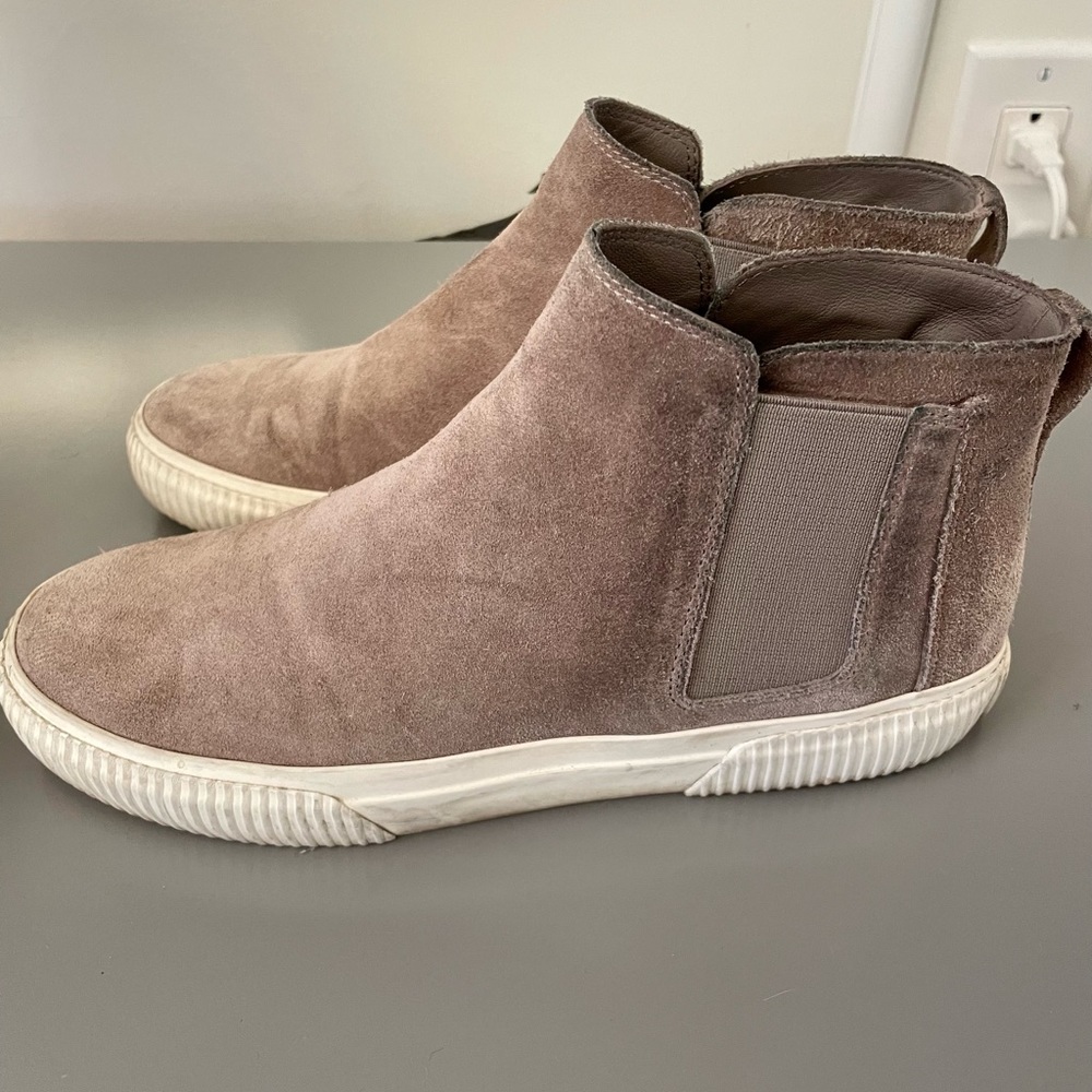 Vince Suede High Top Slip On Sneakers Sz 6.5